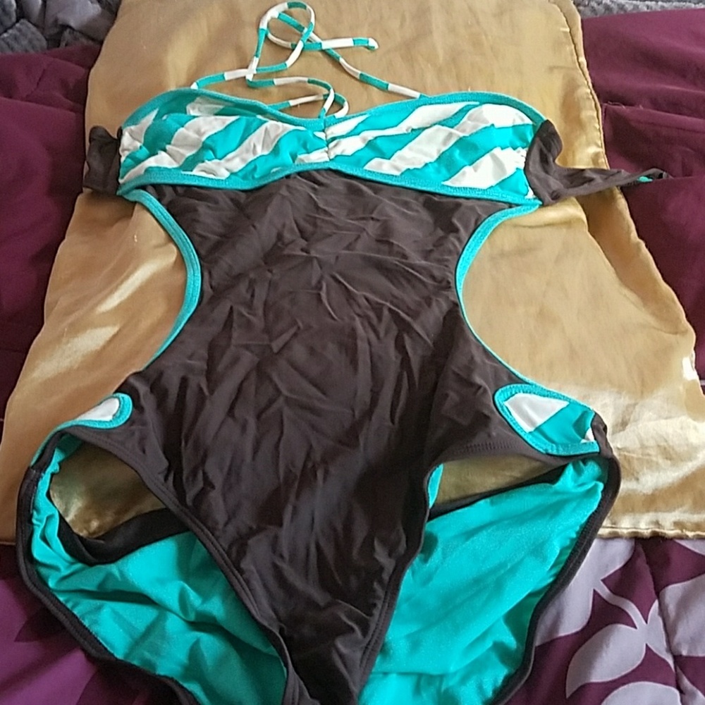 One piece bathing suit